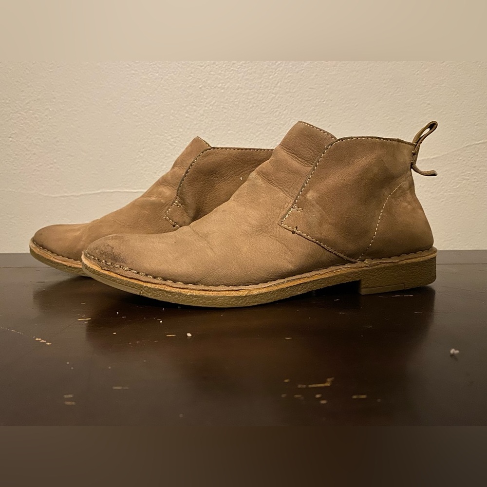 ANKLE BOOTS